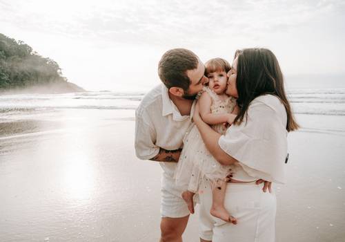 Familia de Ensaio Família | Praia de Itamambuca | Zoe faz 1 ano