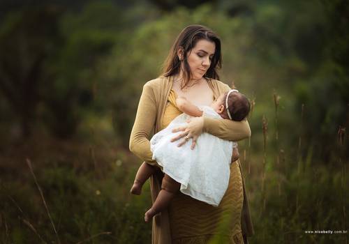 Sessão Amamentação de CAROL E CECÍLIA