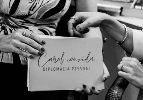 Carol Convida de Carol Convida :Diplomacia Pessoal.  