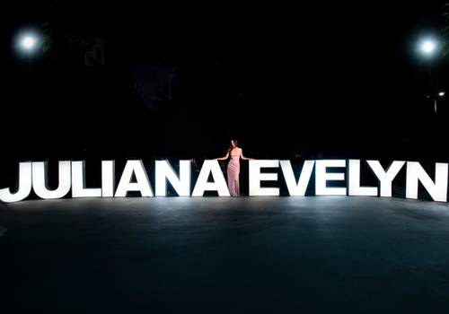 Debutante de 18 anos Juliana