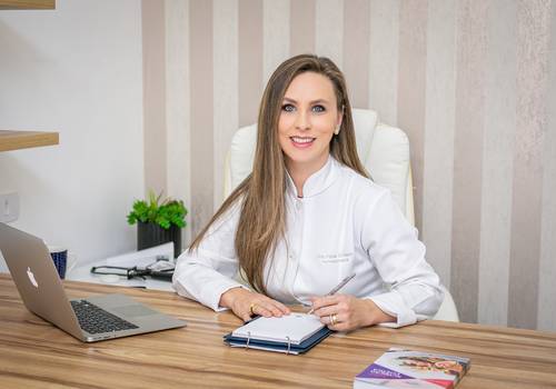 PERFIL PROFISSIONAL de Flávia Sbrissia - Nutricionista