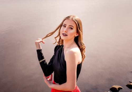 Feminina de Milena Petry