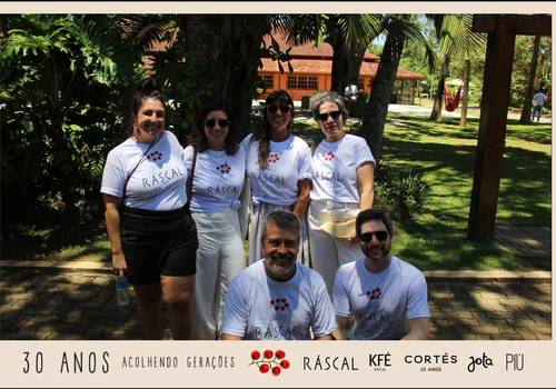 Corporativo de Rascal Totem 