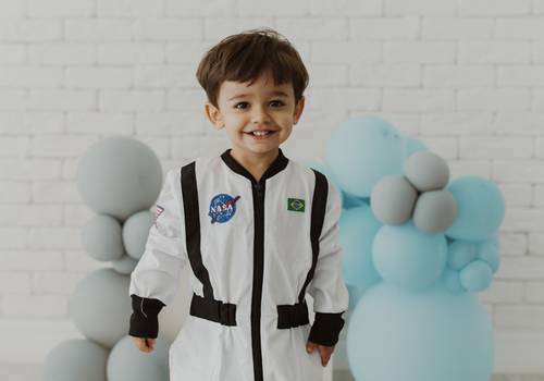 infantil de Ensaio Infantil em Mogi das Cruzes | Benício aos 2 Anos – Tema Astronauta