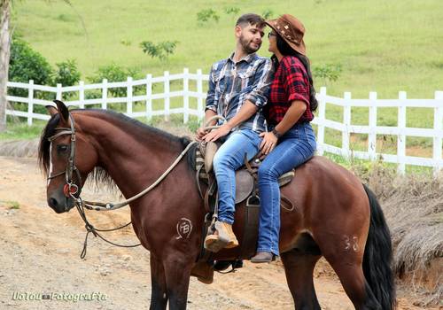 Por ai de Gabriela e João Vitor