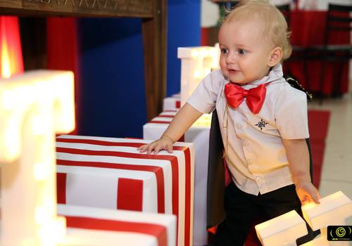 Crianças de Theo 1 ano