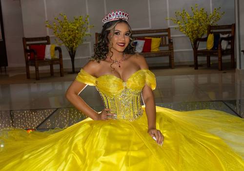 15 anos de 15 ANOS DAPHINY