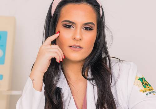 Corporativo de Maira Mourão Biomedicina