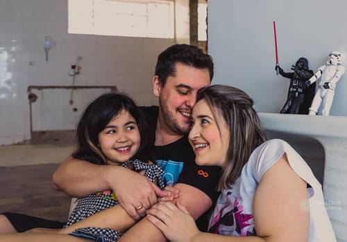 Ensaio de família de Ensaio na casa em reforma