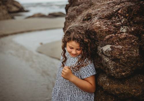 Ensaio de família de Ensaio de família na praia em Guaratuba – Ana, Gui e Mali