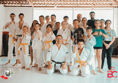 Esporte de Treino de Karatê - Professor Carlos Tiago 