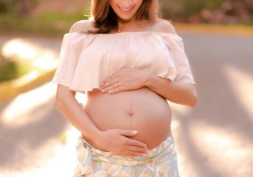 Ensaios de Ensaio Gestante de Giselle no Pôr do Sol