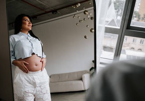 Gestante de À espera de Pedro Augusto | Ensaio Gestante em estúdio Curitiba