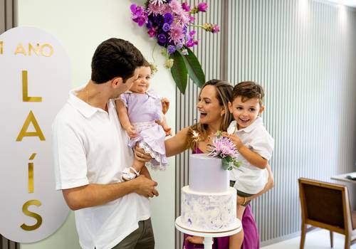 Aniversário de Festa de aniversário - 1 ano da Laís | Fotografia festa infantil Curitiba | Festa tema clássico | BEEPARTY
