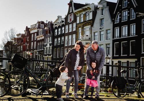 Vacation Photography of Family Vacation in Amsterdam with small kids during winter