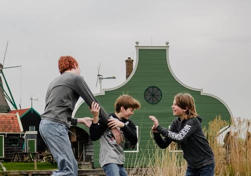 Vacation Photography of Capturing Timeless Memories in Zaanse Schans: A Family Photo Session to Remember