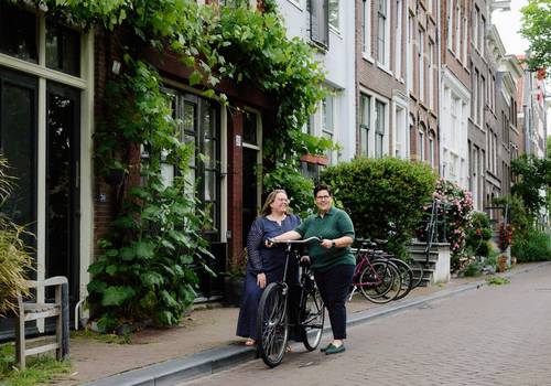 Vacation Photography of How Trust Creates Natural Couple Photos in Amsterdam