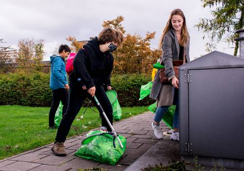 Personal Projects of Helping others - Volunteer for a Day at Serve the City