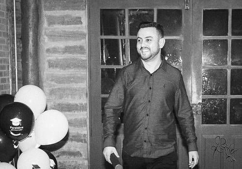 Formaturas de Confira o Tiago festejando a sua conquista em família