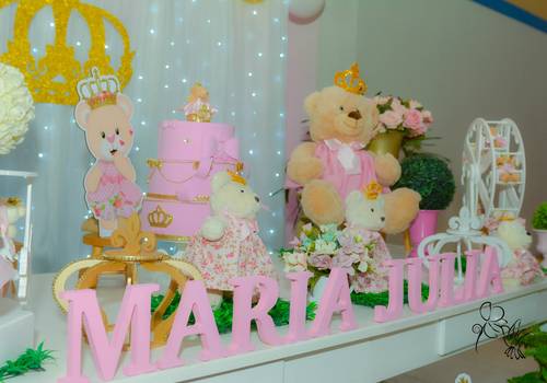 Projeto Colibri de Maria Julia cercada de carinho