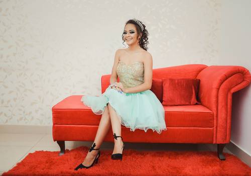 DEBUTANTES de Making of - Debutante Karolina