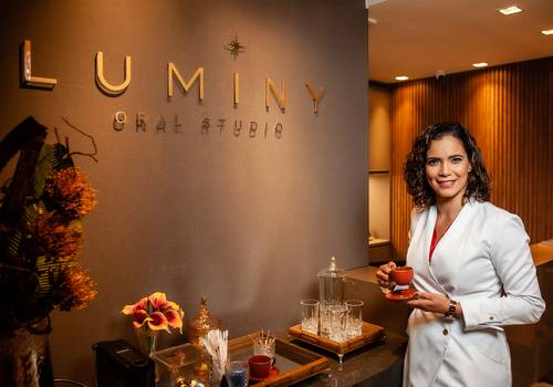 Retrato Profissional de Vanessa - Dentista 