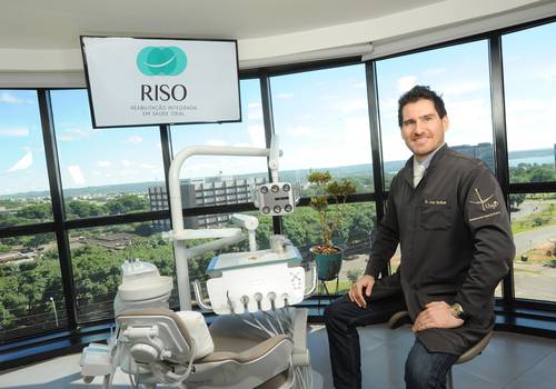 Retrato Profissional de Ítalo - Dentista 