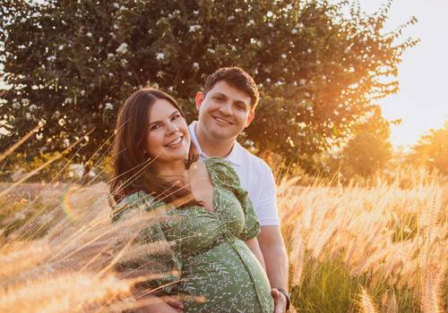 GESTANTE  de À ESPERA DE LUIZA