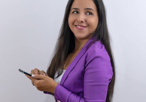 Corporativo de Priscila Almeida