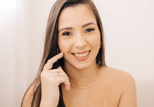 Branding de Dra Júlia Falarini - Medicina Estética