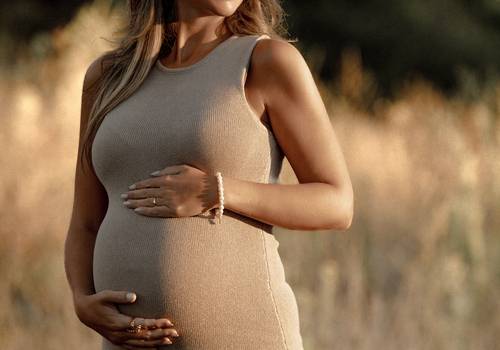 Maternidade de Sessão de Maternidade F. - Exterior