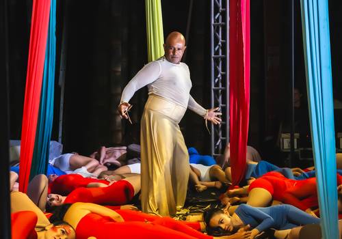 Show de “Elements”  Espetáculo de Dança Aérea 