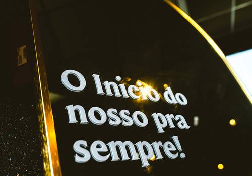 CASAMENTOS de Elegância e sorrisos com celebração no Coco Bambu