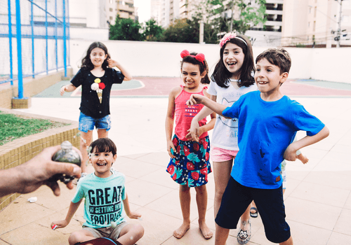 ANIVERSÁRIOS de Aniversário 8 anos com o tema Volta ao Mundo