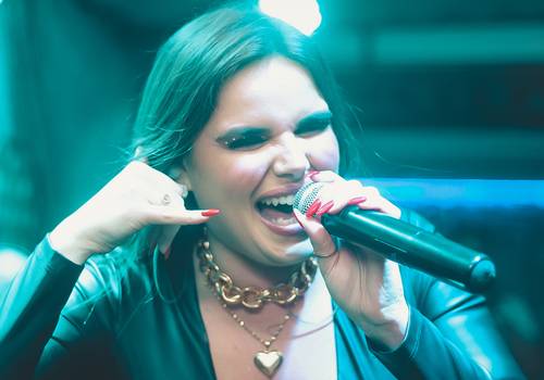 Festas de Santorini Lounge com Nanda Virtuozo