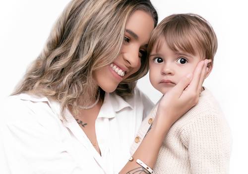Dia das Mães de Ensaio de Dia das Mães no Estúdio - Méier, Rio de Janeiro | Maria Eduarda & Noah | Ensaio Dia das Mães | Fotógrafo de Ensaio Dia das Mães | Fotografia de Dia das Mães | Fotógrafo Natalino - Rio de Janeiro