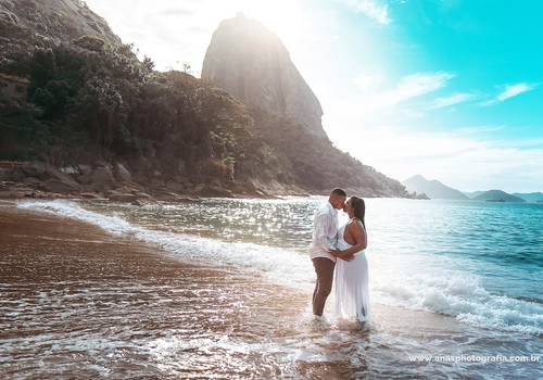 Pré-Wedding de Pré Wedding | RJ | Pré Wedding na Praia (Água) - Yasmim & Clayton 