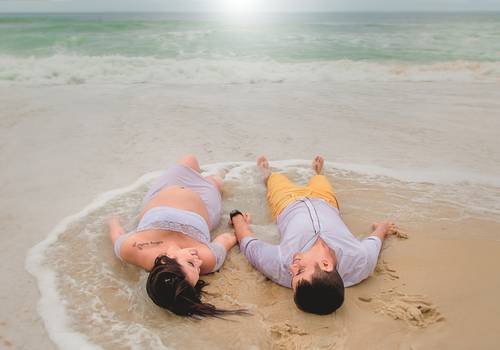 Luana e Diego - Ensaio fotográfico gestante na praia