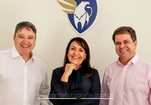 Retratos & Midias Sociais de Local do Seguro | Corporativo