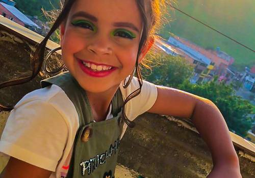 FaceTime T1 2021 of FaceTime - Model: Anna Julia