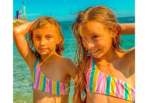 FaceTime T2 - 2021 of FaceTime Model: Emma & Sophia