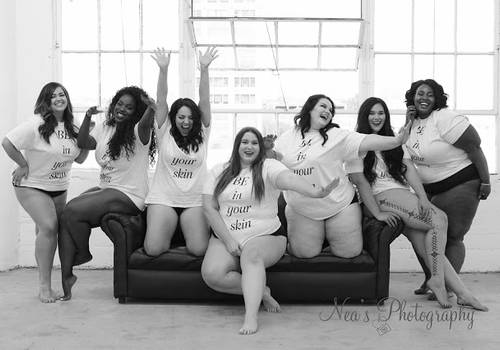 Blogueiras plus size posam para calendário e pedem mais autoestima em 2018
