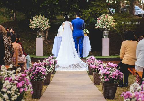 Superstições de casamento: Noiva do lado esquerdo do noivo.