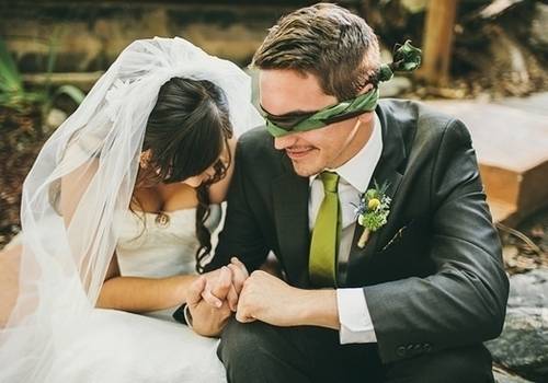 Superstições de casamento: O noivo não pode ver a noiva.
