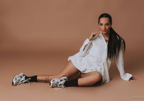 Feminino de Gisele Quirino