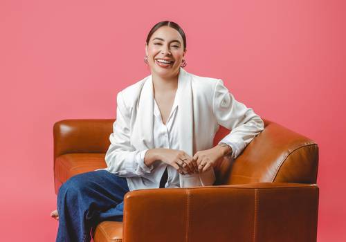 Corporativo de Jennifer - Yes Cilhudas