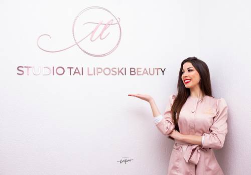 Profissional de Studio Tai Liposki Beauty