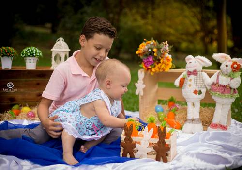 Infantil de Ensaio de Páscoa Caroline e Eric