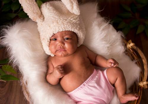 Infantil de Ensaio de Páscoa Maju