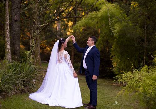 Casal de Adriana e Victor